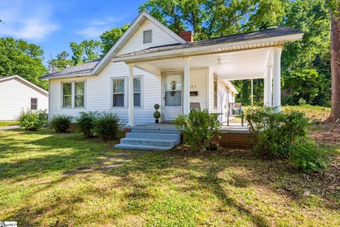 Photo of 524 Church Street, Laurens, SC 29360 (MLS # 1589852)