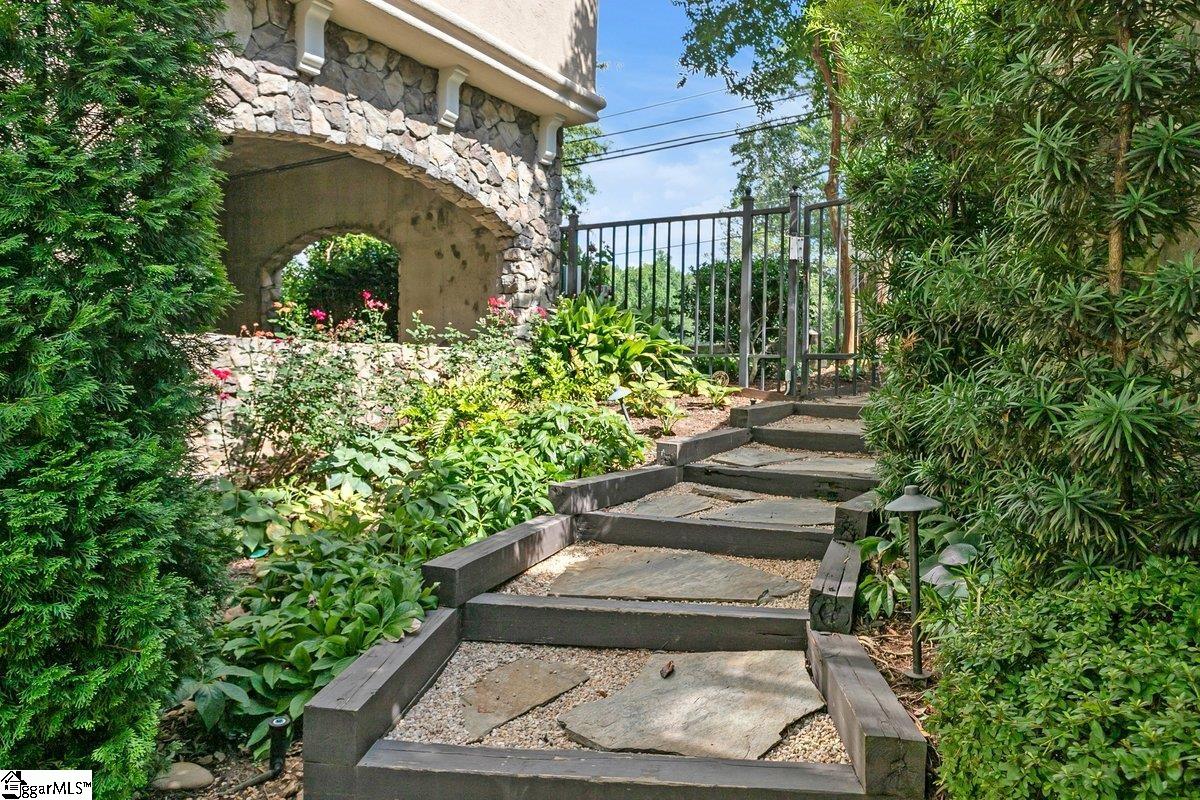 Greenville, South Carolina 29601, United States, 2 Bedrooms Bedrooms, ,3 BathroomsBathrooms,Residential,Active,171502