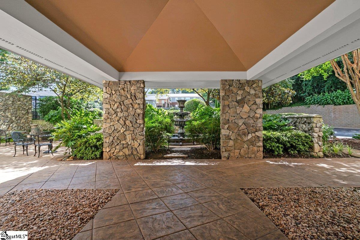 Greenville, South Carolina 29601, United States, 2 Bedrooms Bedrooms, ,3 BathroomsBathrooms,Residential,Active,171502