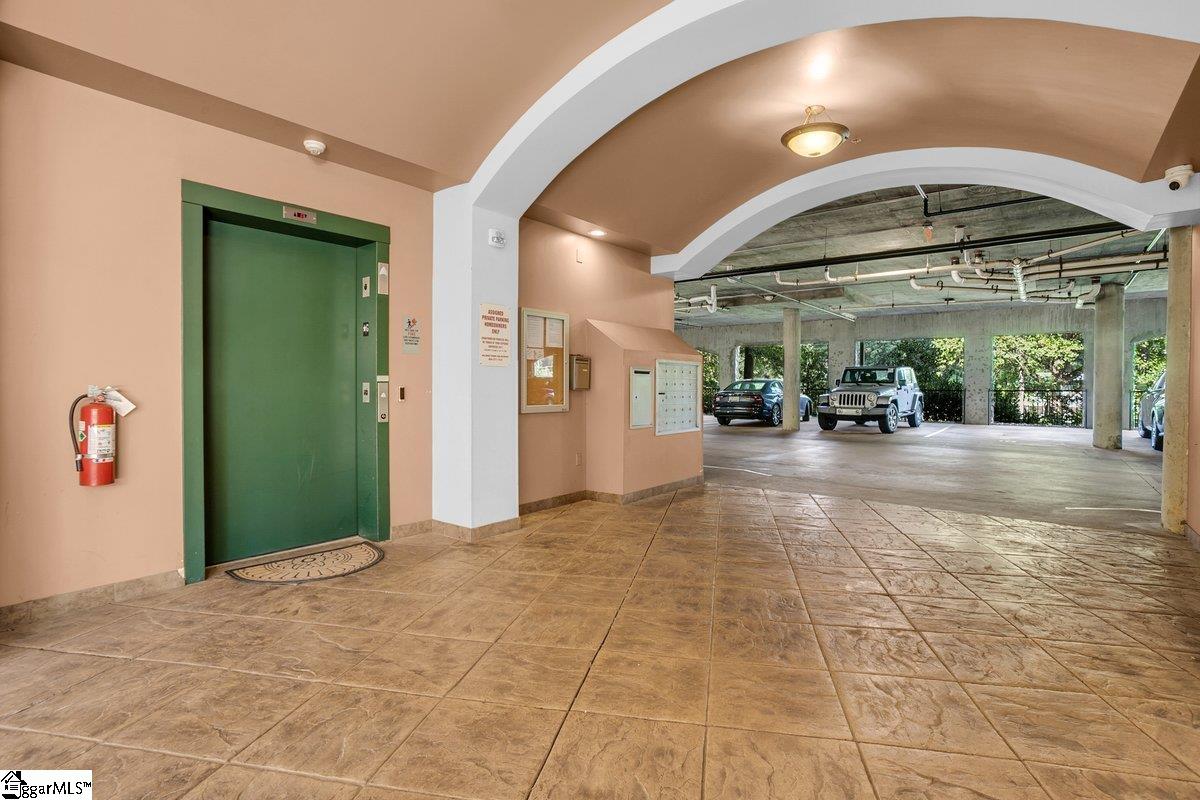 Greenville, South Carolina 29601, United States, 2 Bedrooms Bedrooms, ,3 BathroomsBathrooms,Residential,Active,171502