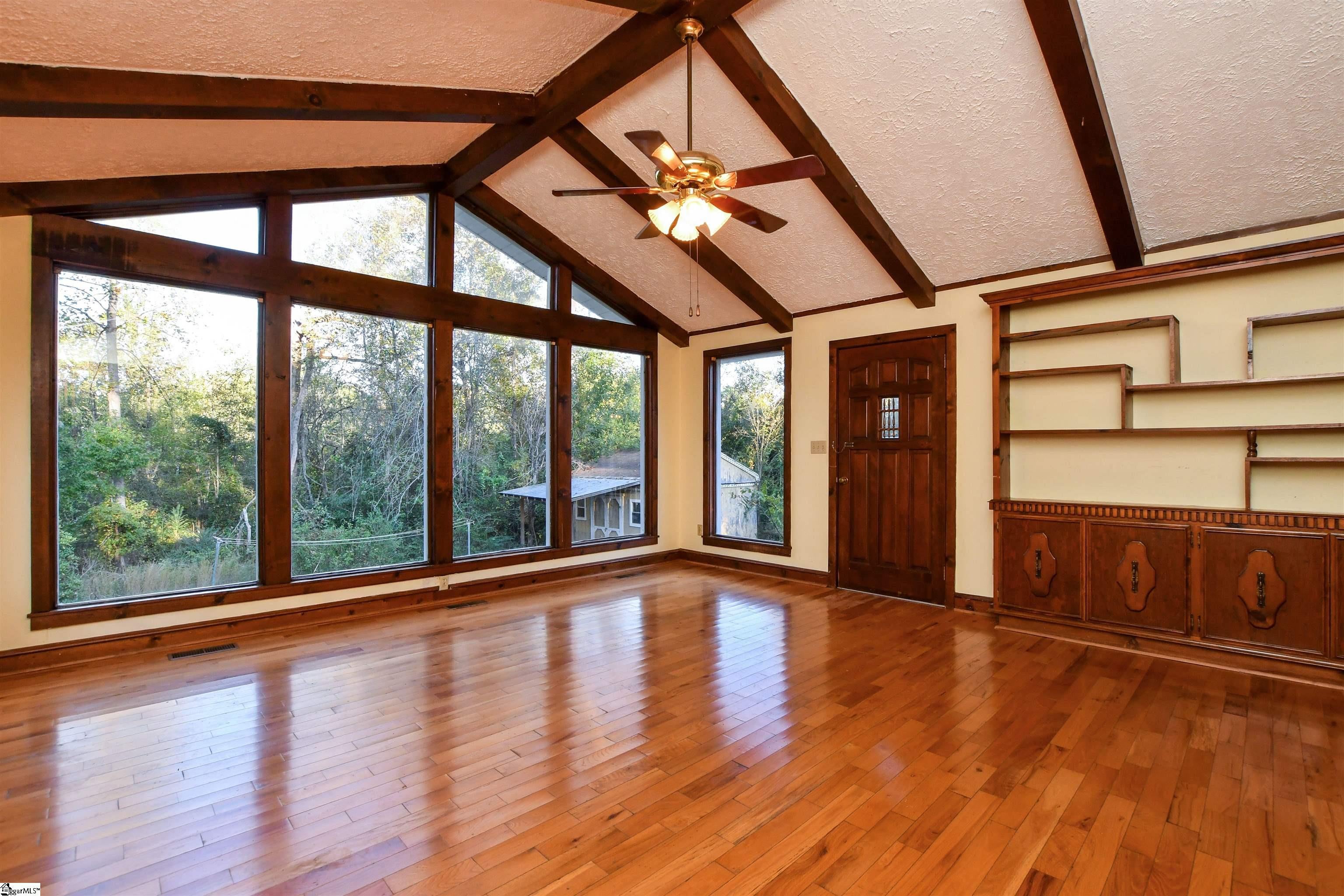 Real Estate Search 4 317 Richmond Drive