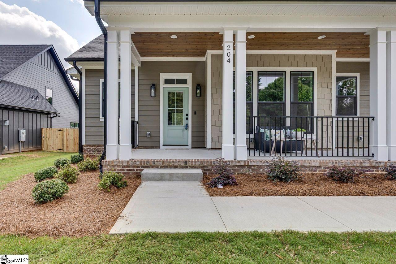 204 Forest Park Drive