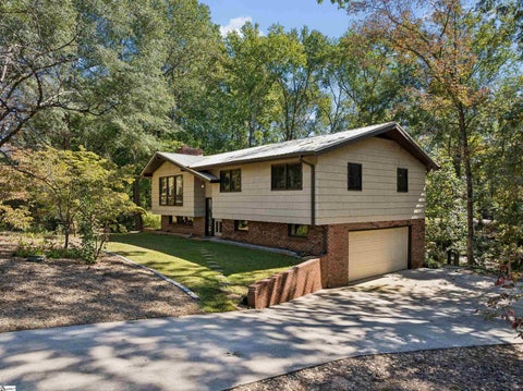 Photo of 131 Sharon Drive, Central, SC 29630 (MLS # 1606237)