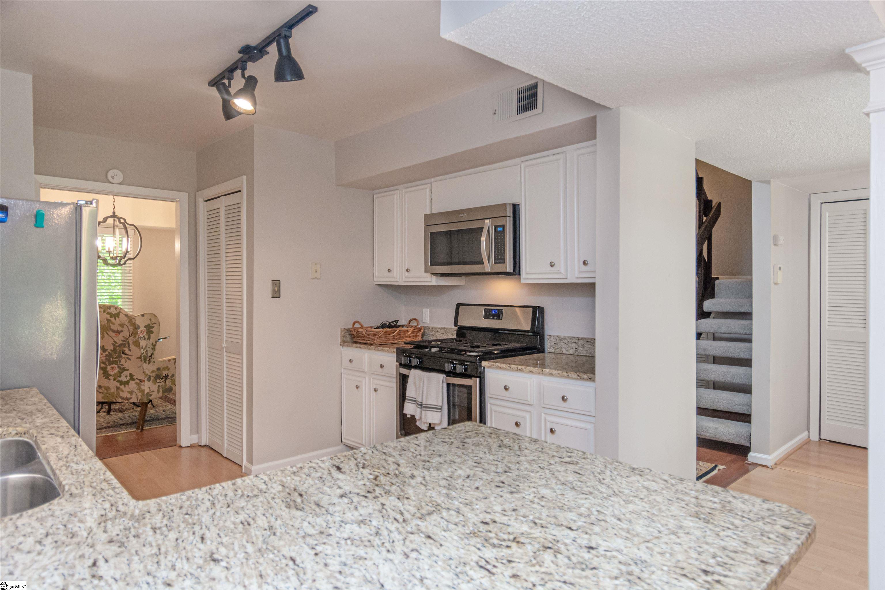 Greenville, South Carolina 29615, United States, 2 Bedrooms Bedrooms, ,3 BathroomsBathrooms,Residential,Active,205739