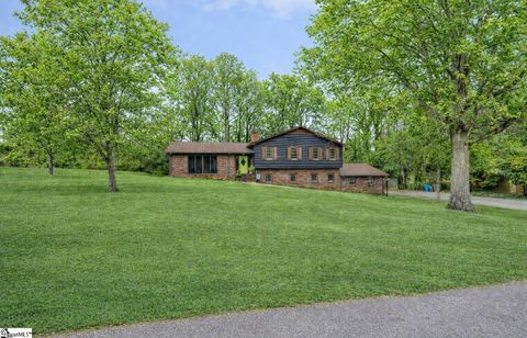 Photo of 6 Devonshire Lane, Greenville, SC 29617 (MLS # 1581762)