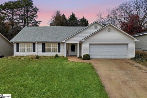 Photo of 7 River Watch Drive, Greenville, SC 29605 (MLS # 1575538)