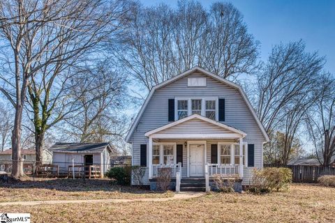Photo of 7 Courtney Circle, Greenville, SC 29617 (MLS # 1579409)