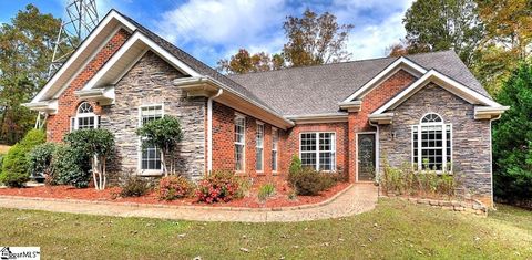 Photo of 229 E Thistle Lane, Greenville, SC 29615 (MLS # 1574196)