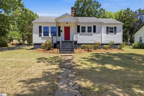 Photo of 21 Henderson Street, Inman, SC 29349 (MLS # 1592344)
