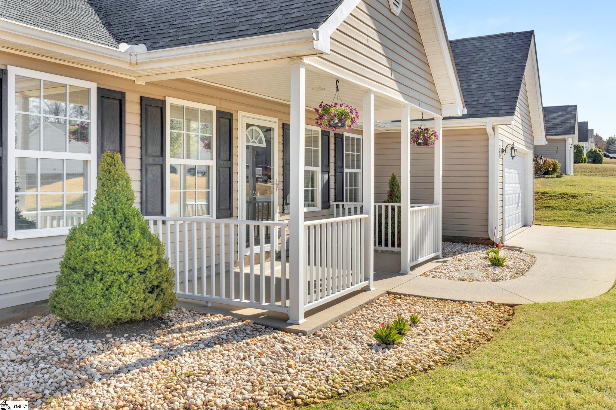 Anderson, South Carolina 29621, United States, 3 Bedrooms Bedrooms, ,2 BathroomsBathrooms,Residential,Pending,179764