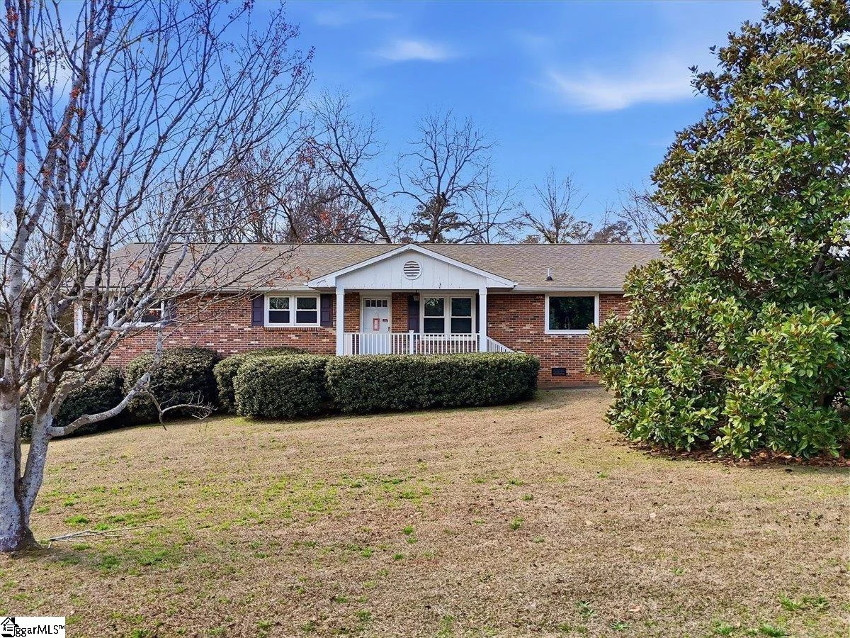 102 Pine Needle Trail