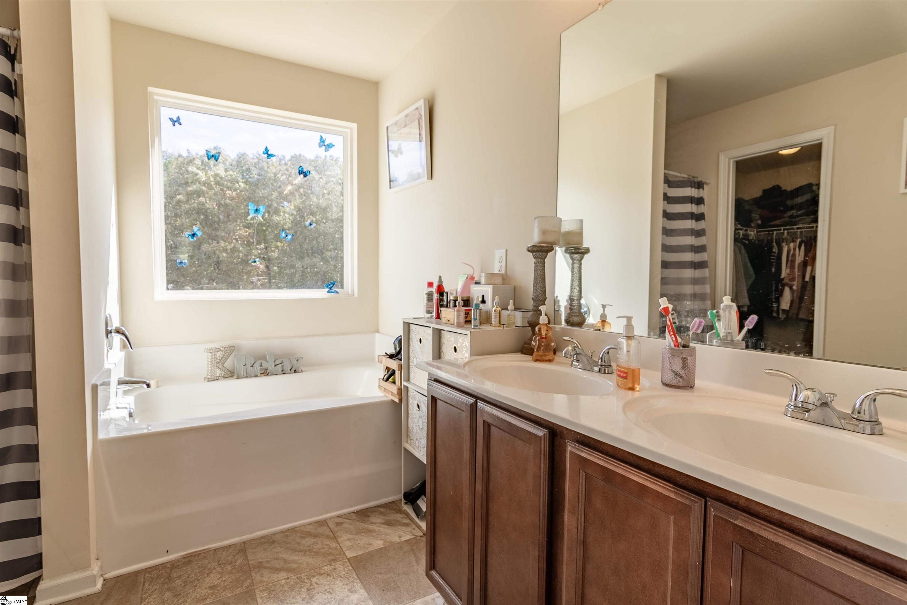 Anderson, South Carolina 29624, United States, 3 Bedrooms Bedrooms, ,3 BathroomsBathrooms,Residential,Active,246966