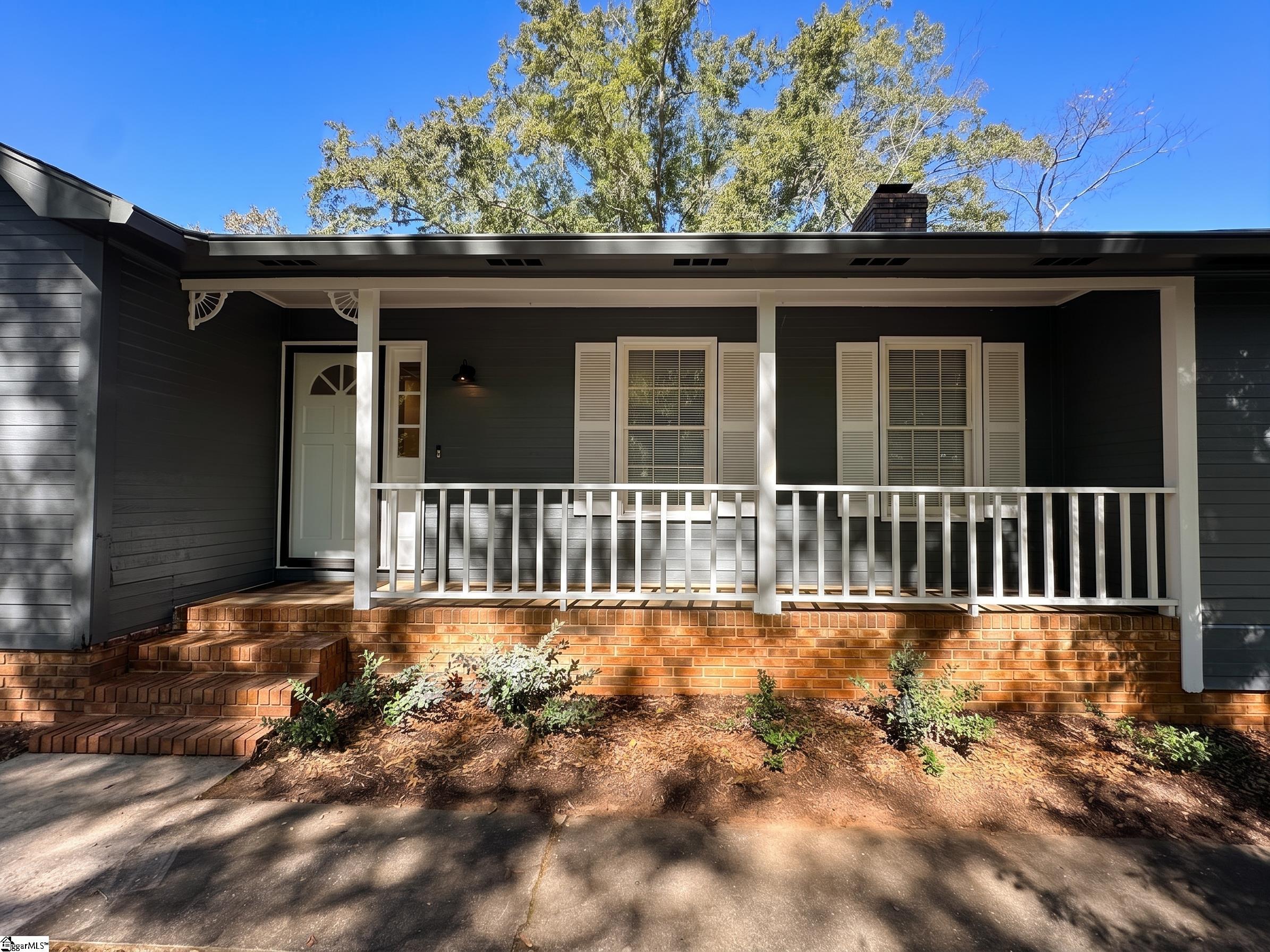 207 Laurelwood Drive