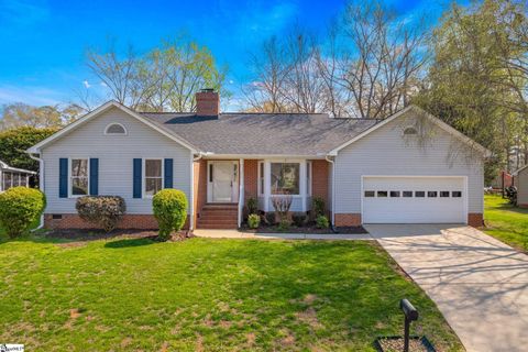 Photo of 217 Hatteras Lane, Simpsonville, SC 29680 (MLS # 1585867)