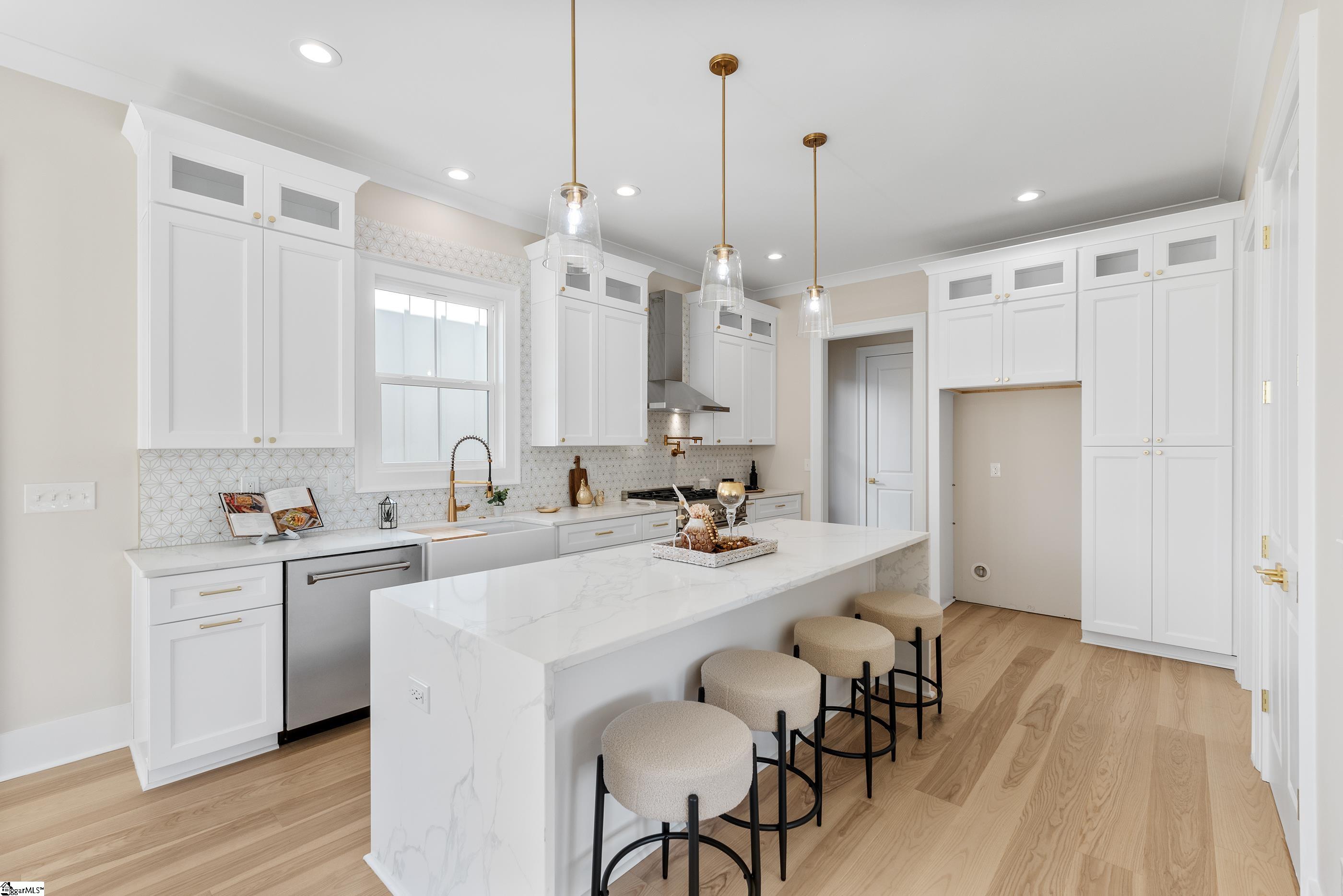 Greenville, South Carolina 29601, United States, 4 Bedrooms Bedrooms, ,4 BathroomsBathrooms,Residential,Active,221513