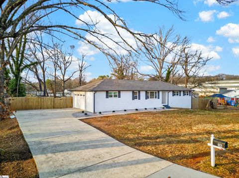 Photo of 36 Sherman Lane, Greenville, SC 29605 (MLS # 1582555)