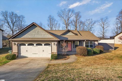 Photo of 119 Autumn Hill Road, Greer, SC 29651 (MLS # 1583547)