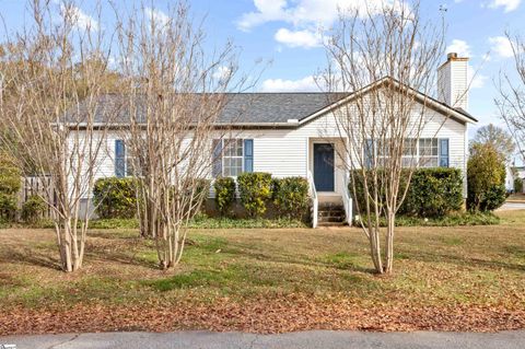 Photo of 18 Warren Court, Greenville, SC 29607 (MLS # 1576217)