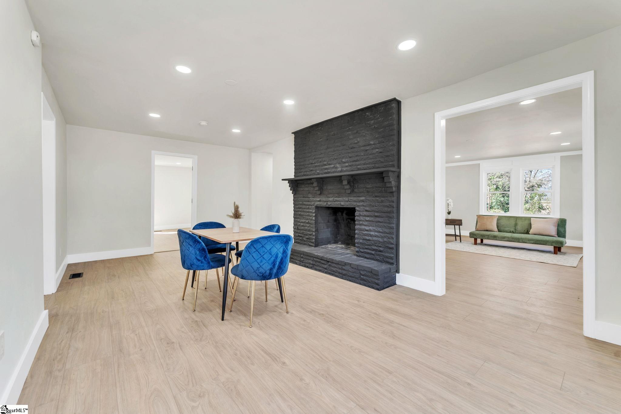 805 W Fairview Avenue