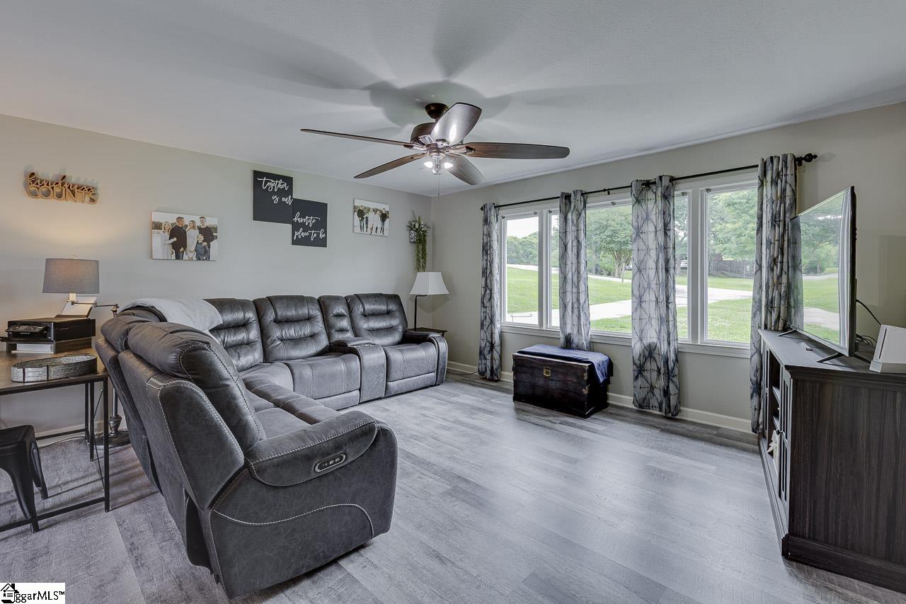 211 Hillandale Road