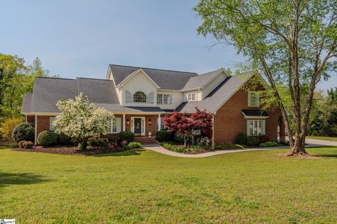 Photo of 301 Rivercrest Drive, Taylors, SC 29687 (MLS # 1588066)