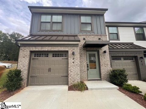 Photo of 44 Connaught Court, Mauldin, SC 29662 (MLS # 1574345)