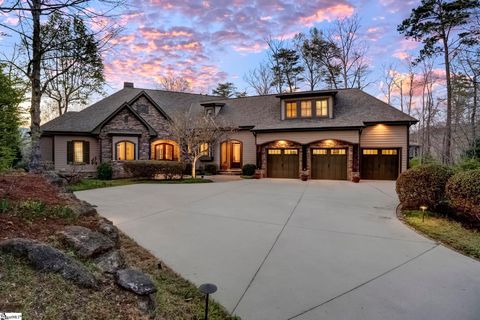 Photo of 304 Lake Hills Lane, Travelers Rest, SC 29690 (MLS # 1586559)