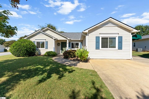 Photo of 1 Sunbriar Drive, Greenville, SC 29615 (MLS # 1605301)