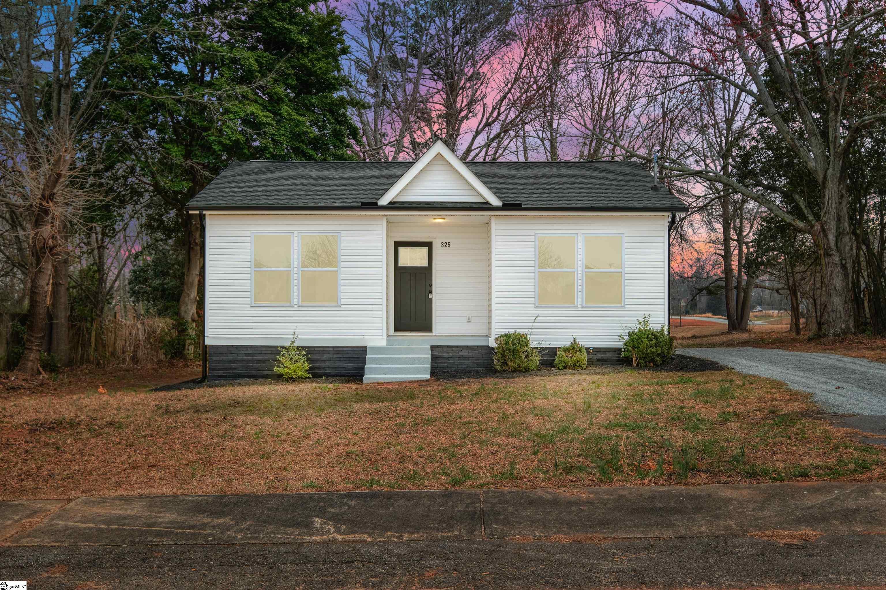 325 Hillcrest Circle