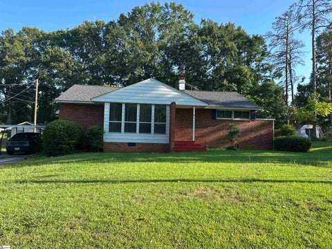 Photo of 9 Woodmont Circle, Greenville, SC 29605 (MLS # 1602338)