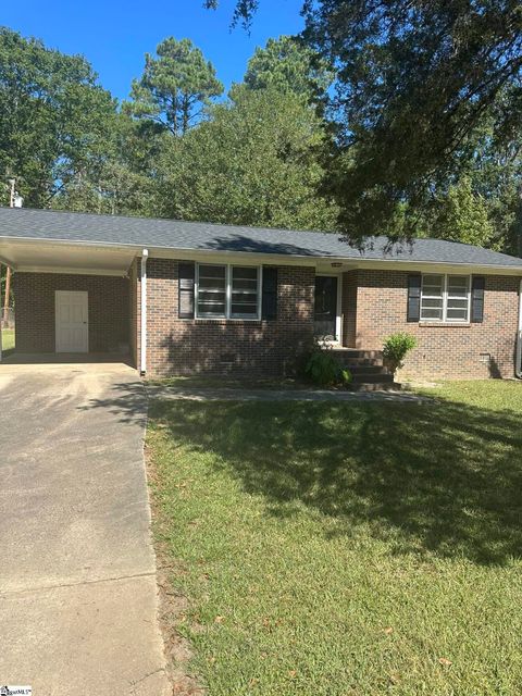 Photo of 319 E Hampton Avenue, Honea Path, SC 29654 (MLS # 1571379)