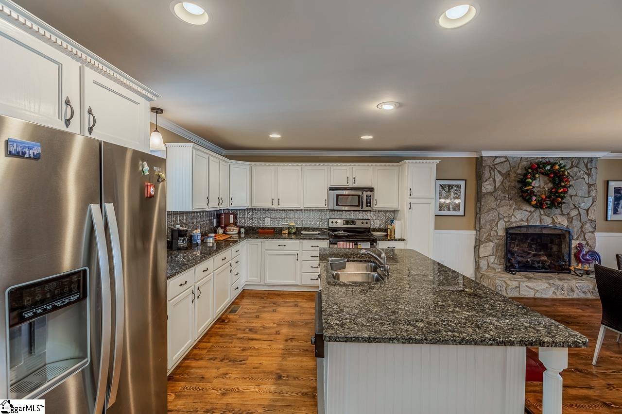 423 Coggins Shore Road
