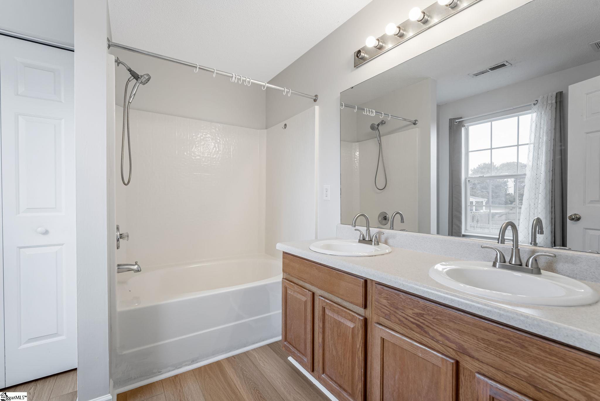 Mauldin, South Carolina 29662, United States, 4 Bedrooms Bedrooms, ,3 BathroomsBathrooms,Residential,Active,159765