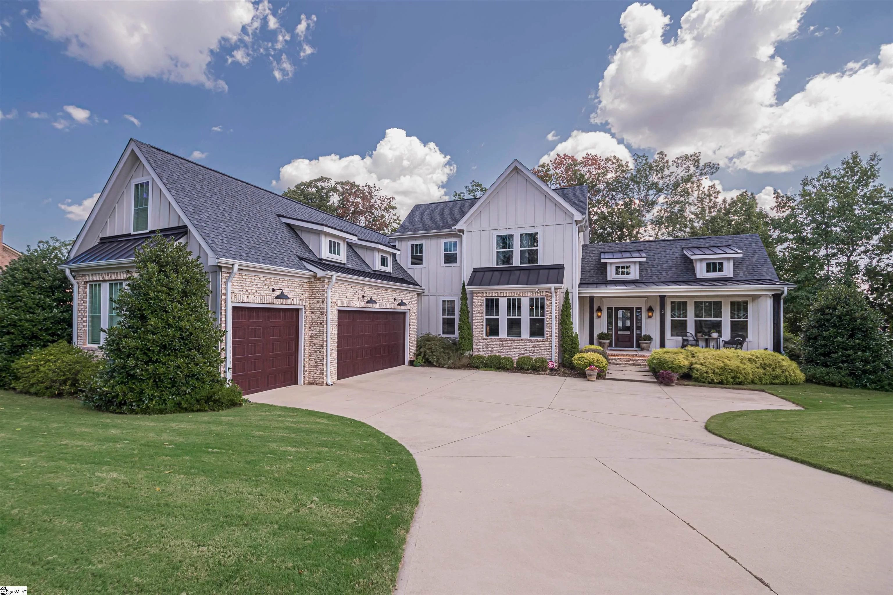 2 Country Squire Court