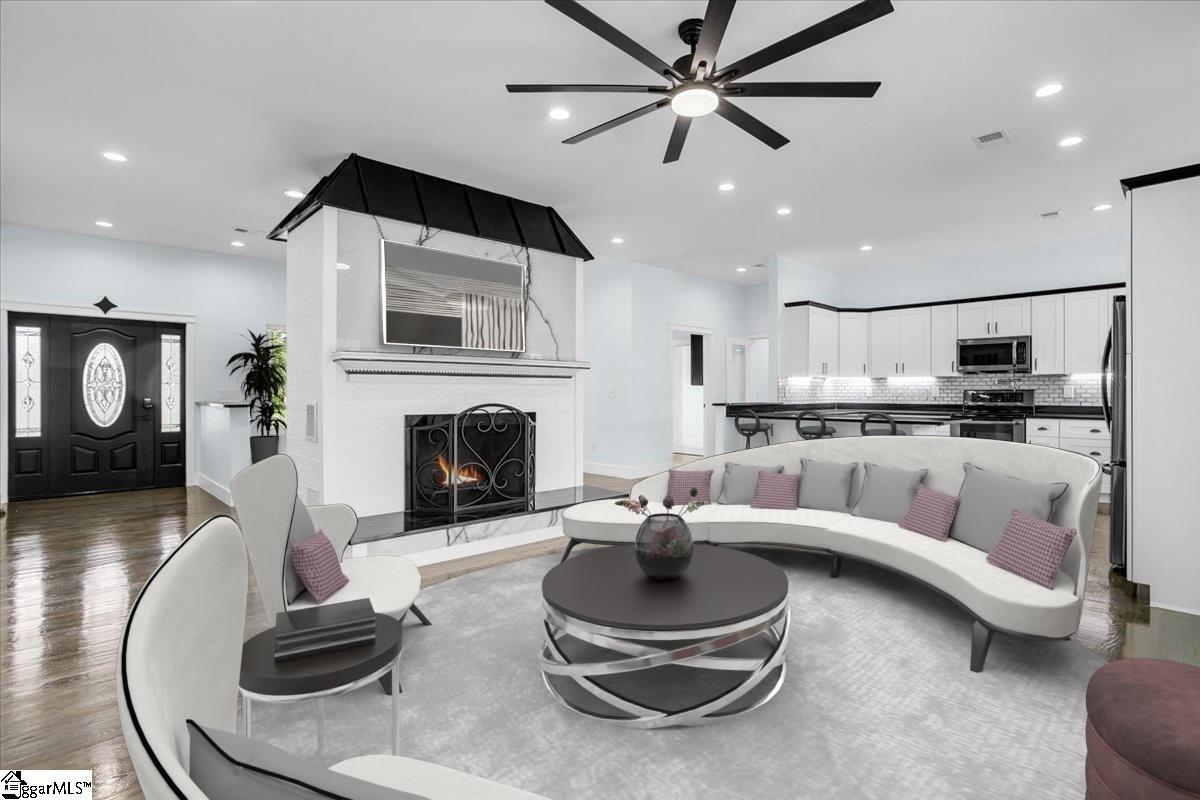 Taylors, South Carolina 29687, United States, 4 Bedrooms Bedrooms, ,3 BathroomsBathrooms,Residential,Active,200836