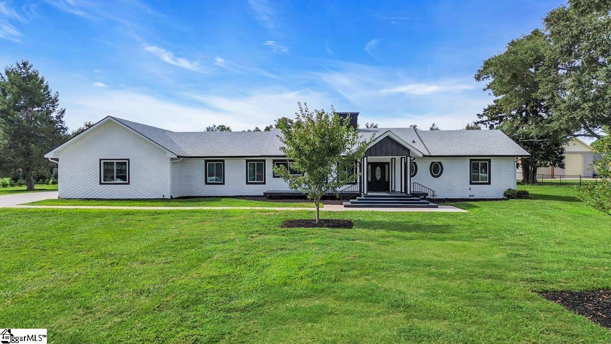 Taylors, South Carolina 29687, United States, 4 Bedrooms Bedrooms, ,3 BathroomsBathrooms,Residential,Active,200836