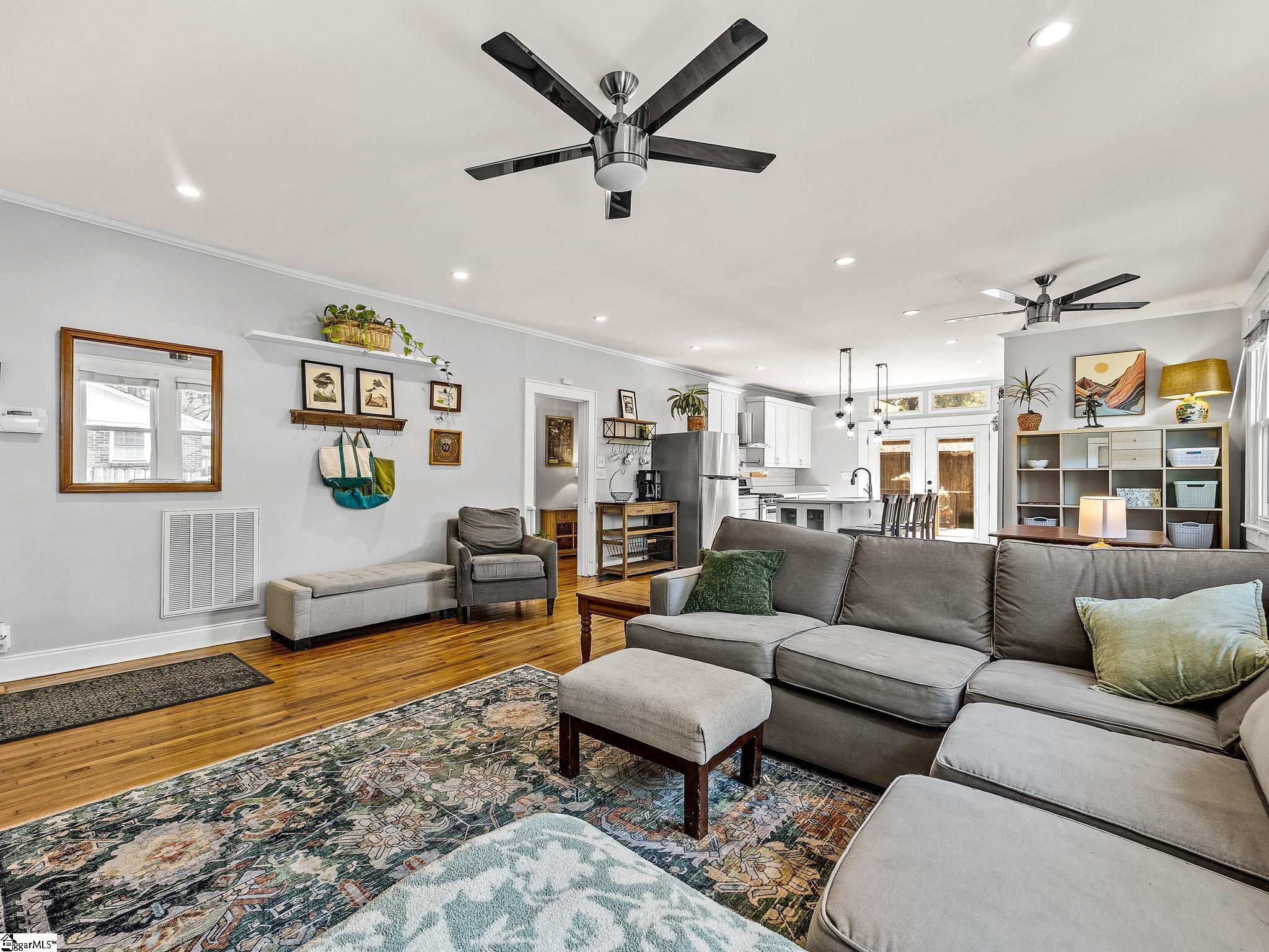 6 Briggs Avenue