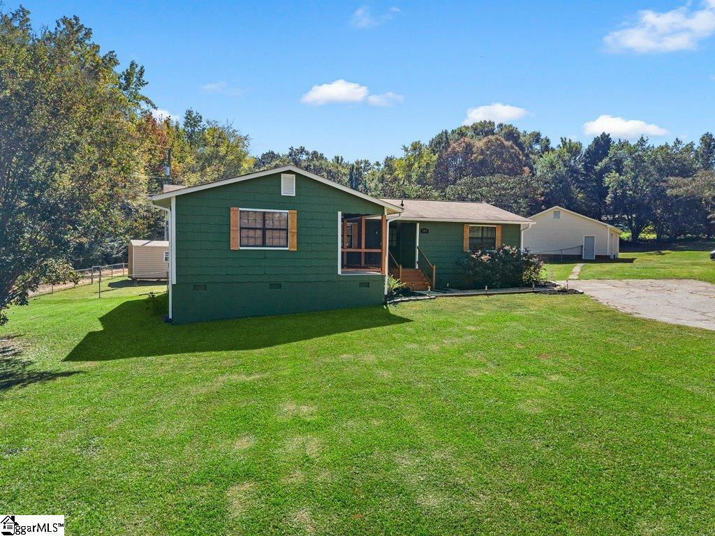 807 Glenn Springs Road