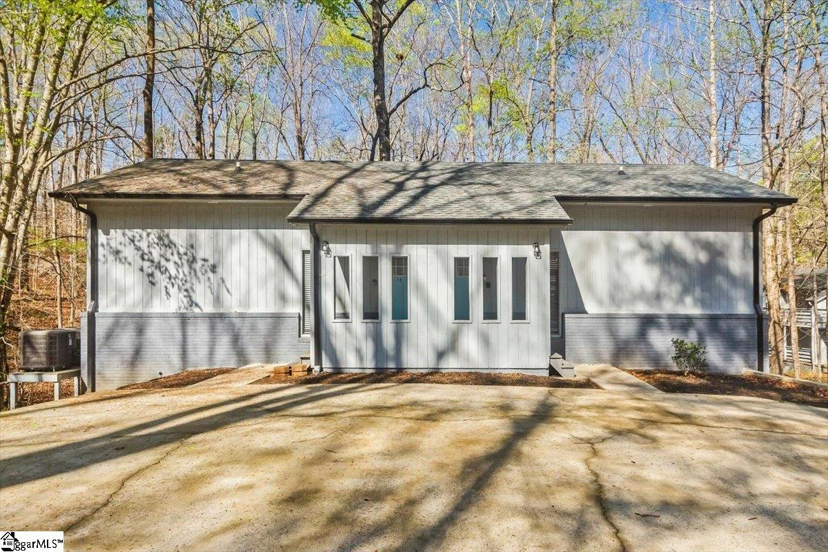 6 Villa Drive