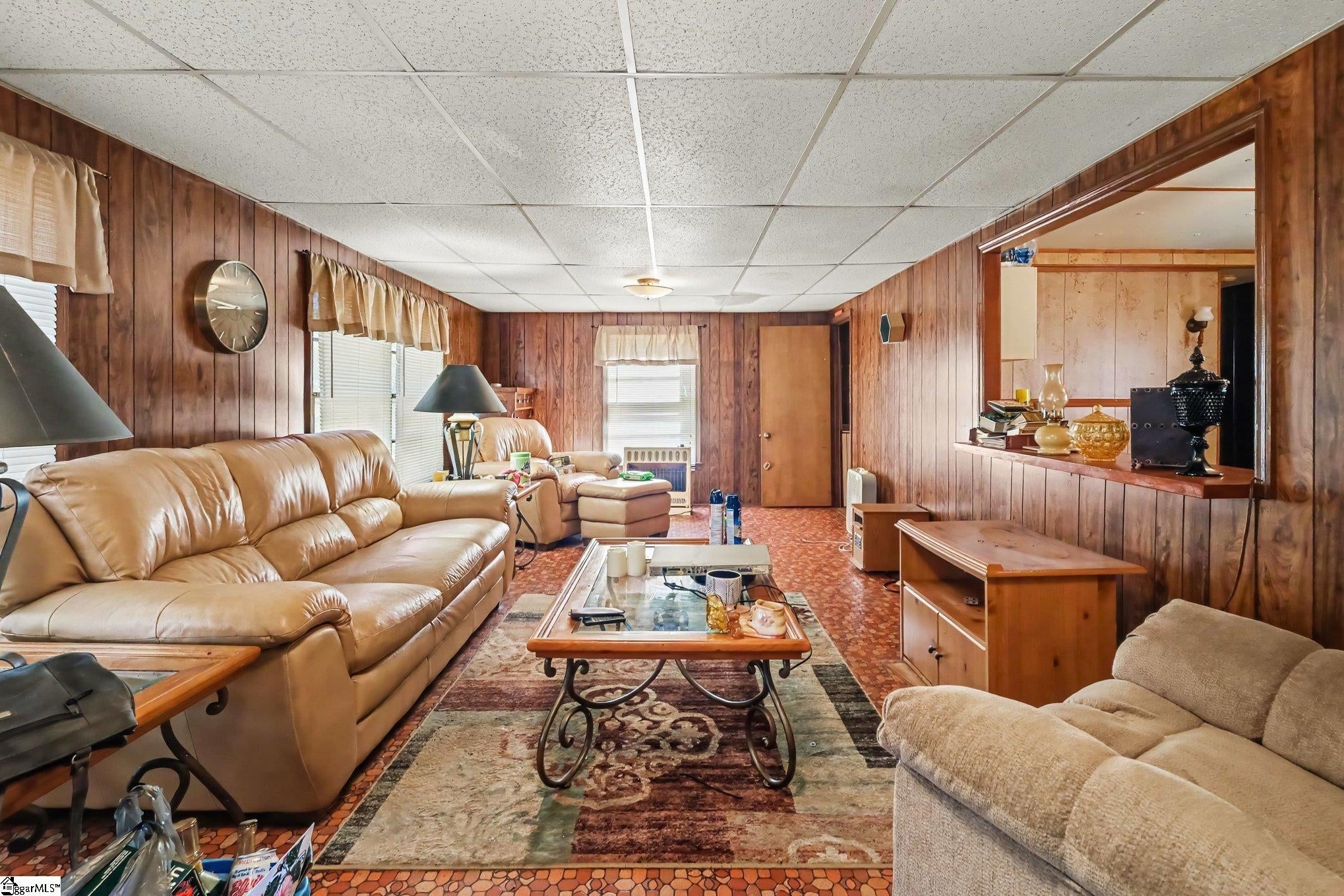 660 Neighborhood Road