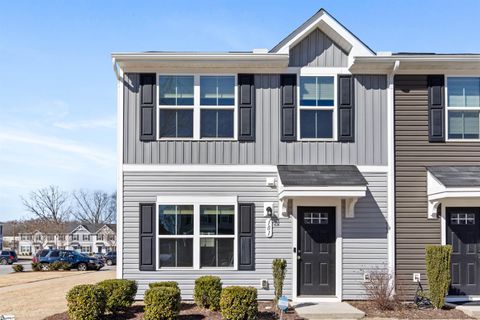 Photo of 101 Fernside Court, Greenville, SC 29617 (MLS # 1581402)