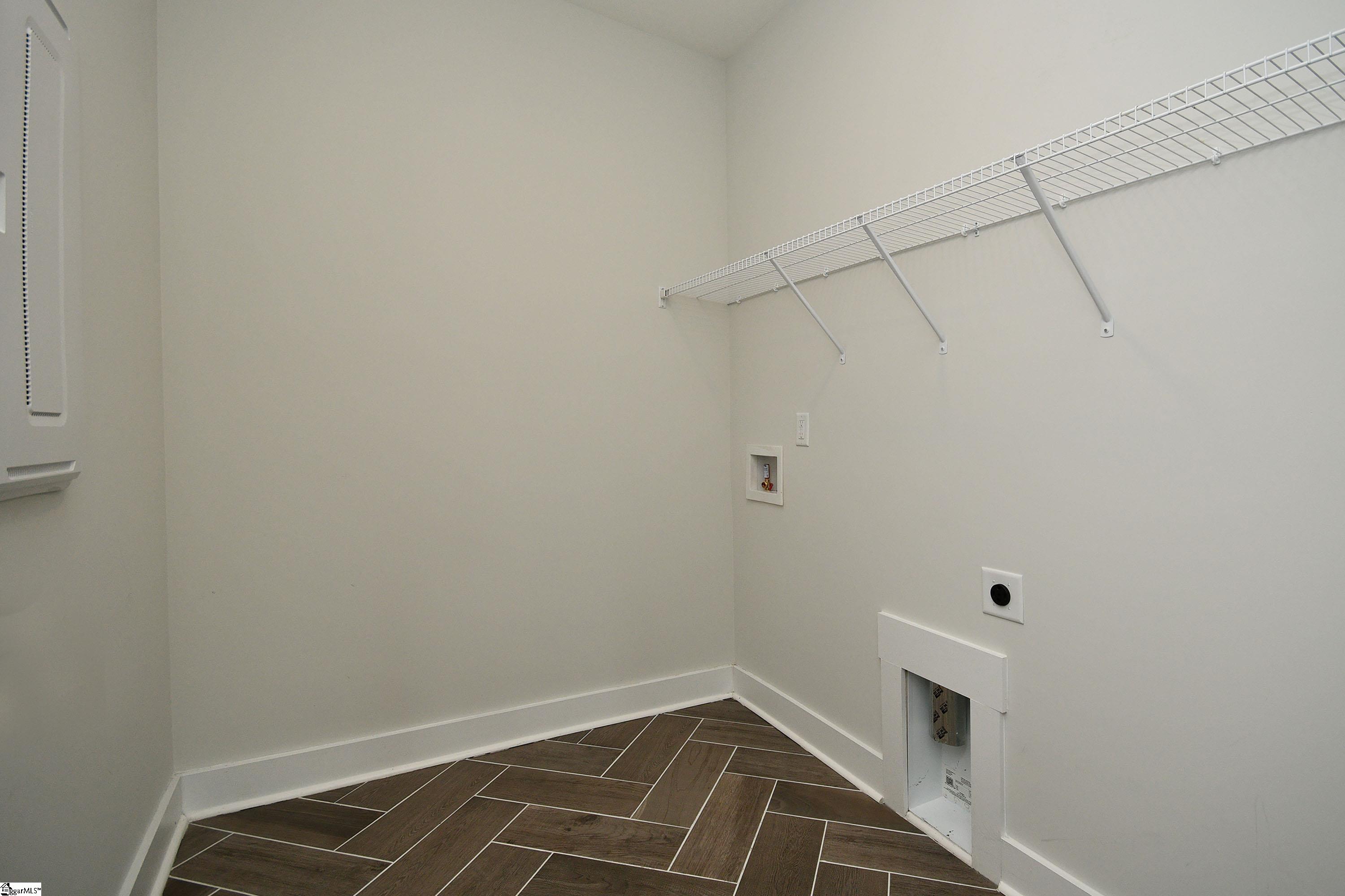 Greenville, South Carolina 29607, United States, 5 Bedrooms Bedrooms, ,5 BathroomsBathrooms,Residential,Active,204526