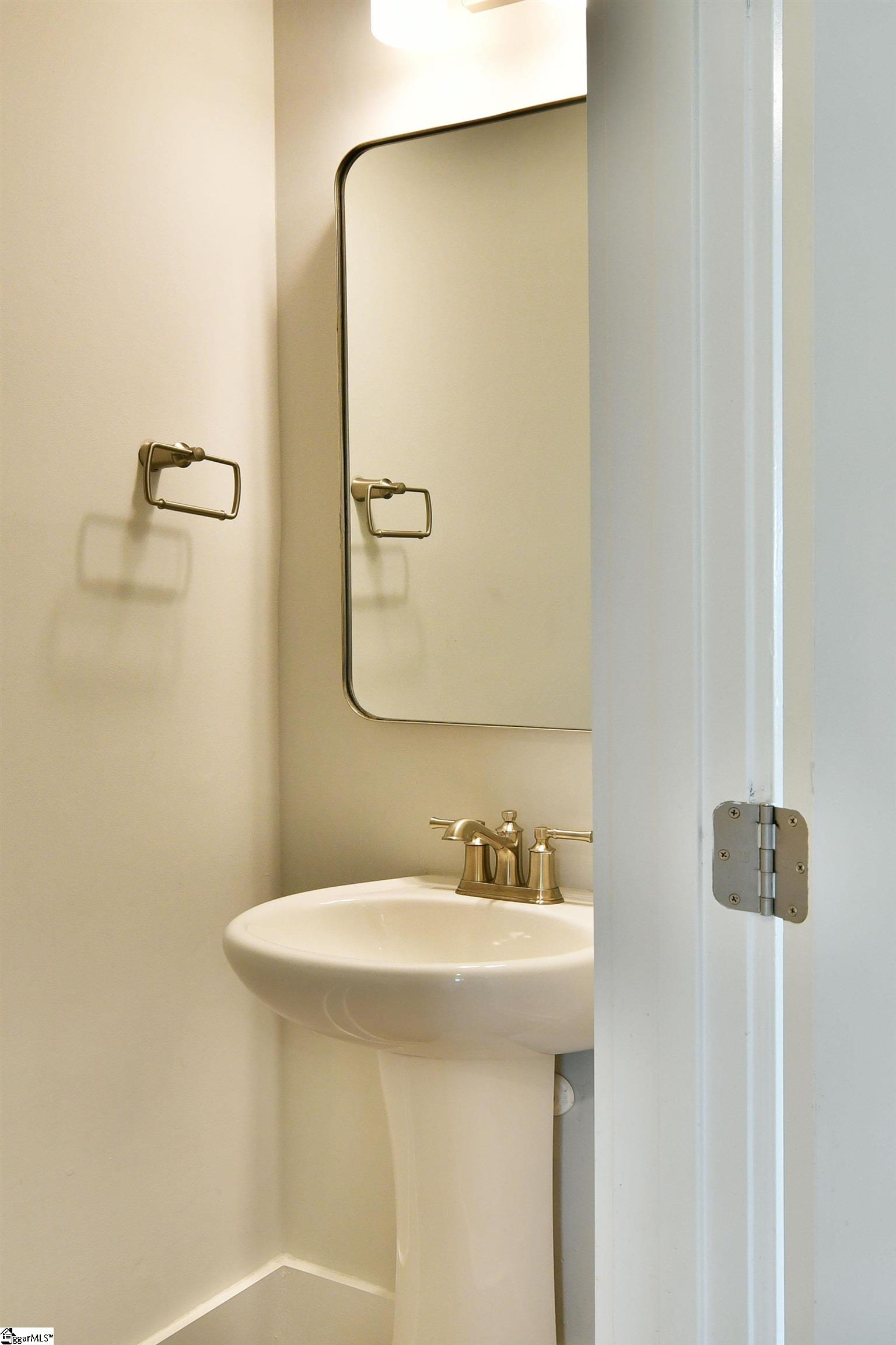 Greenville, South Carolina 29607, United States, 5 Bedrooms Bedrooms, ,5 BathroomsBathrooms,Residential,Active,204526