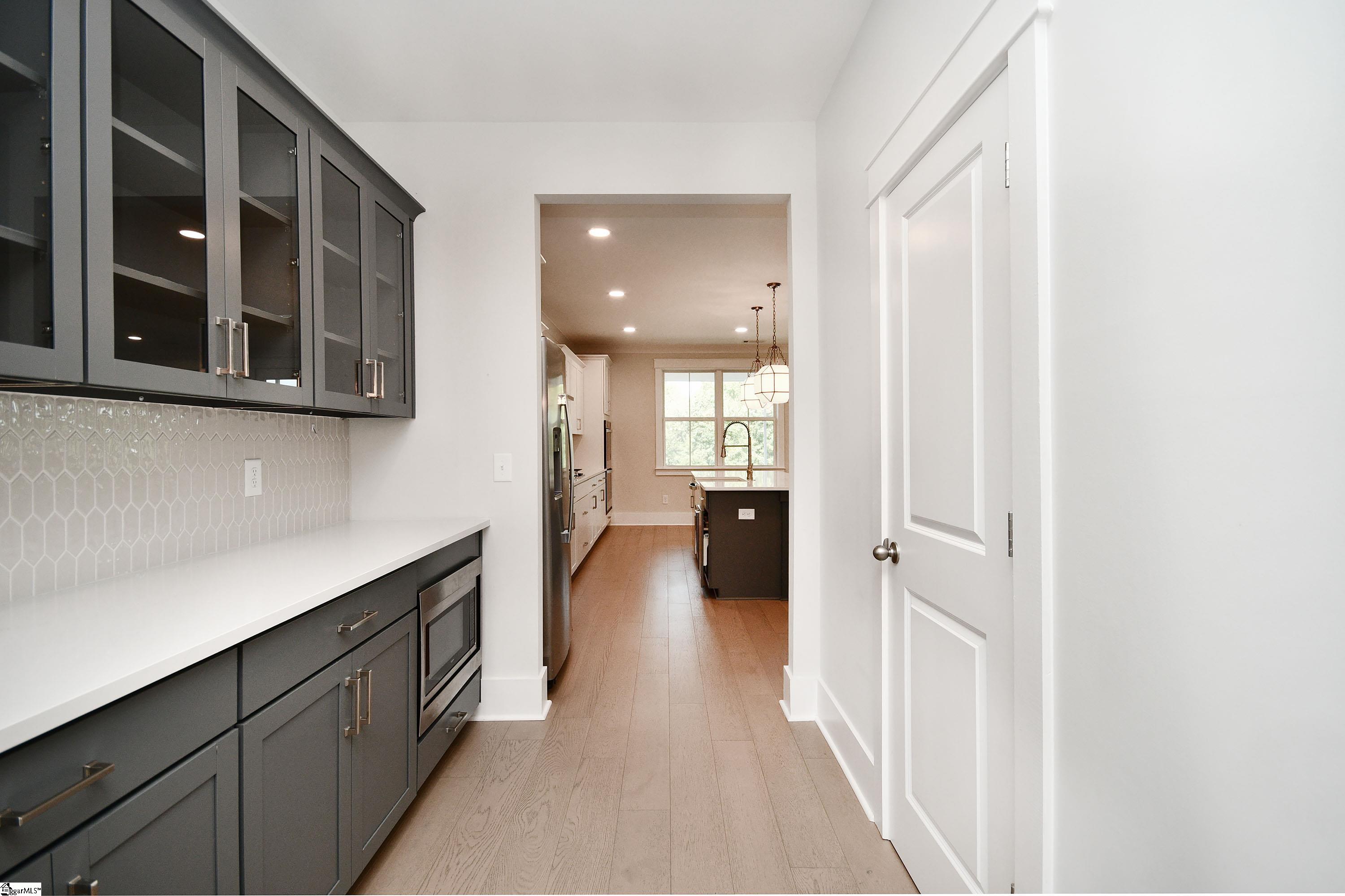 Greenville, South Carolina 29607, United States, 5 Bedrooms Bedrooms, ,5 BathroomsBathrooms,Residential,Active,204526