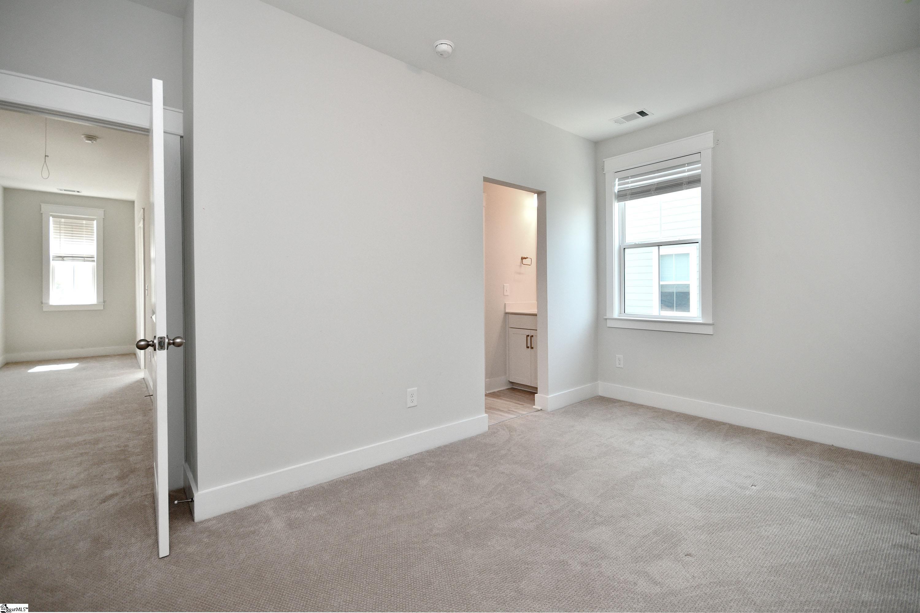 Greenville, South Carolina 29607, United States, 5 Bedrooms Bedrooms, ,5 BathroomsBathrooms,Residential,Active,204526