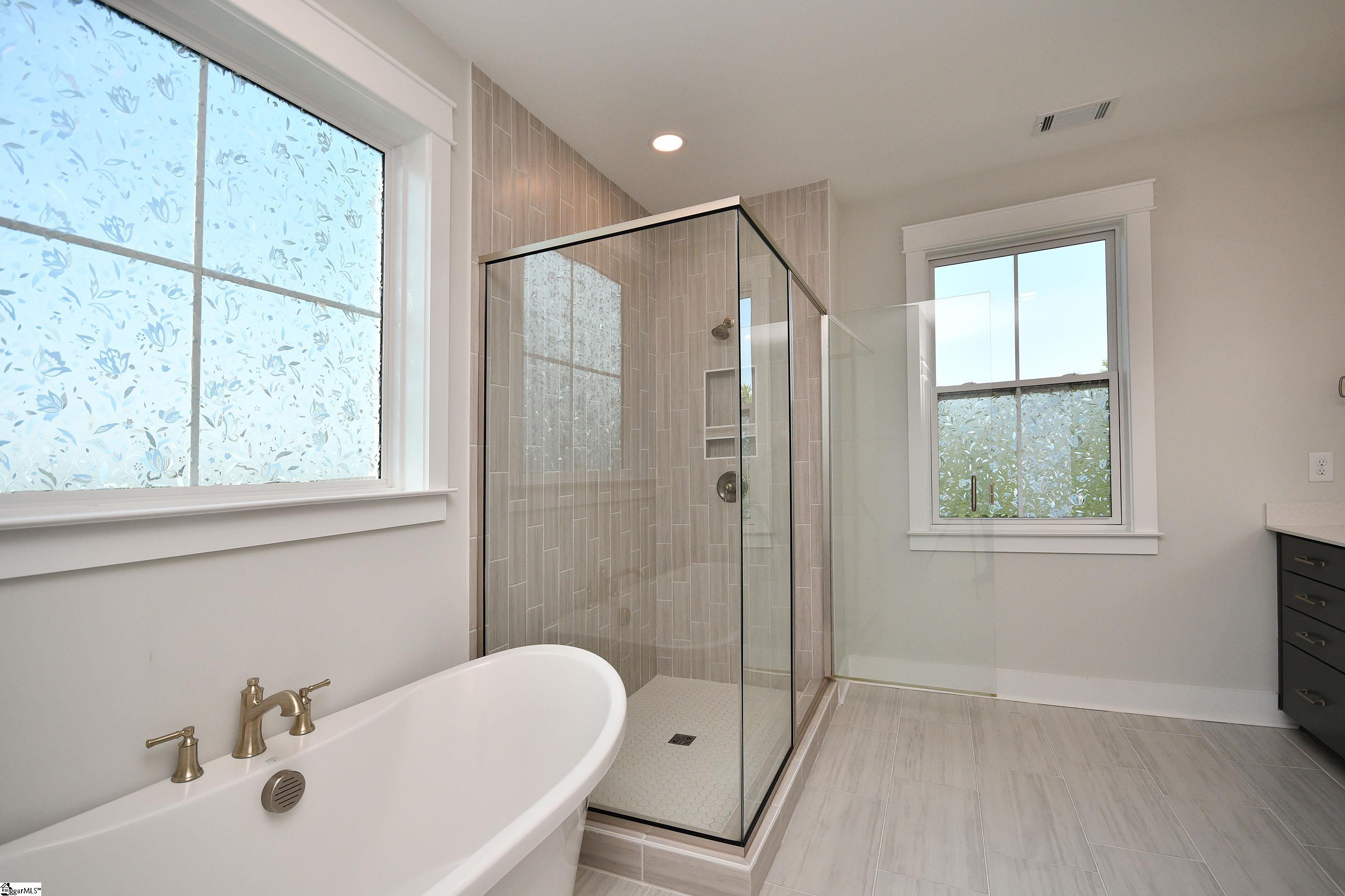 Greenville, South Carolina 29607, United States, 5 Bedrooms Bedrooms, ,5 BathroomsBathrooms,Residential,Active,204526