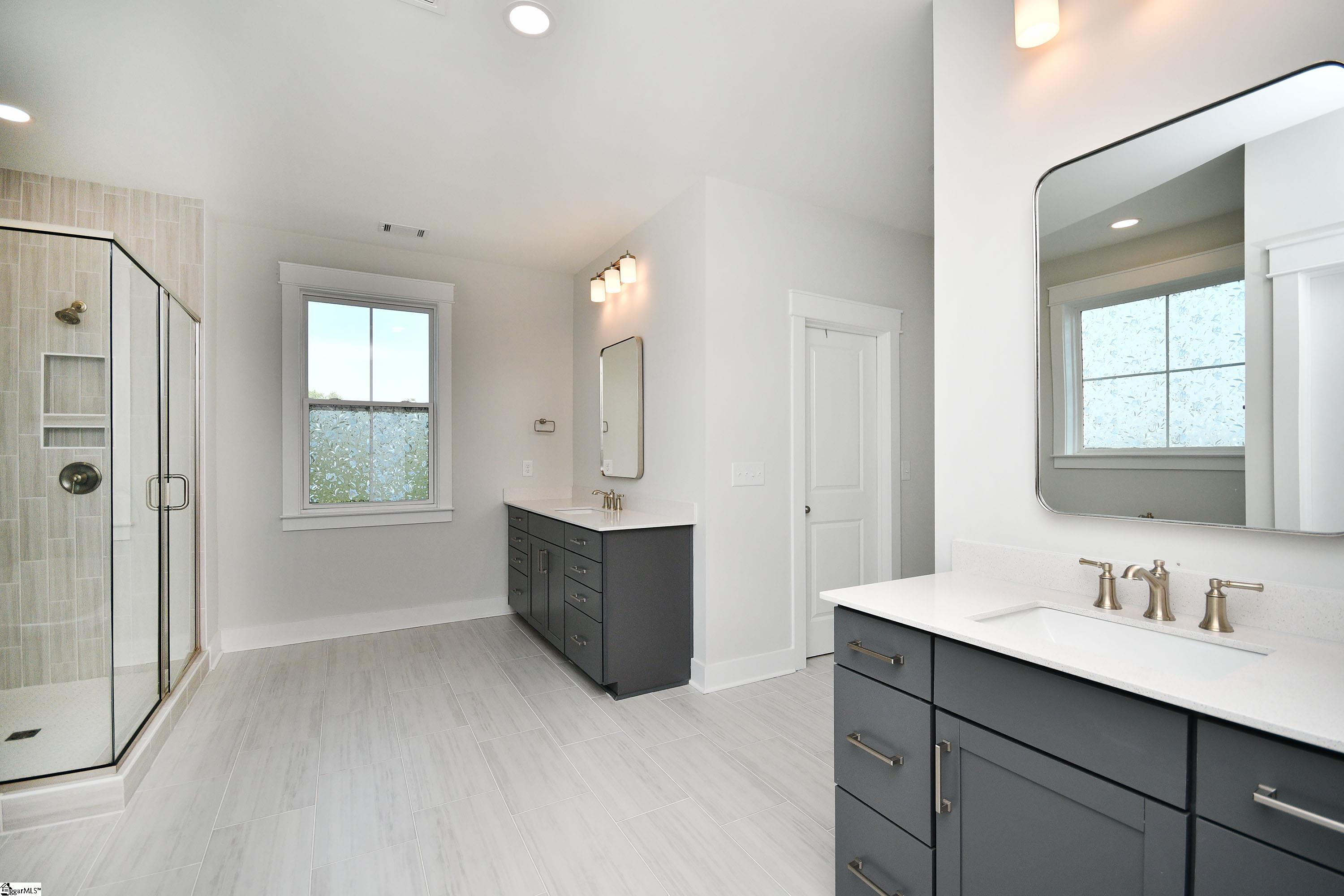 Greenville, South Carolina 29607, United States, 5 Bedrooms Bedrooms, ,5 BathroomsBathrooms,Residential,Active,204526