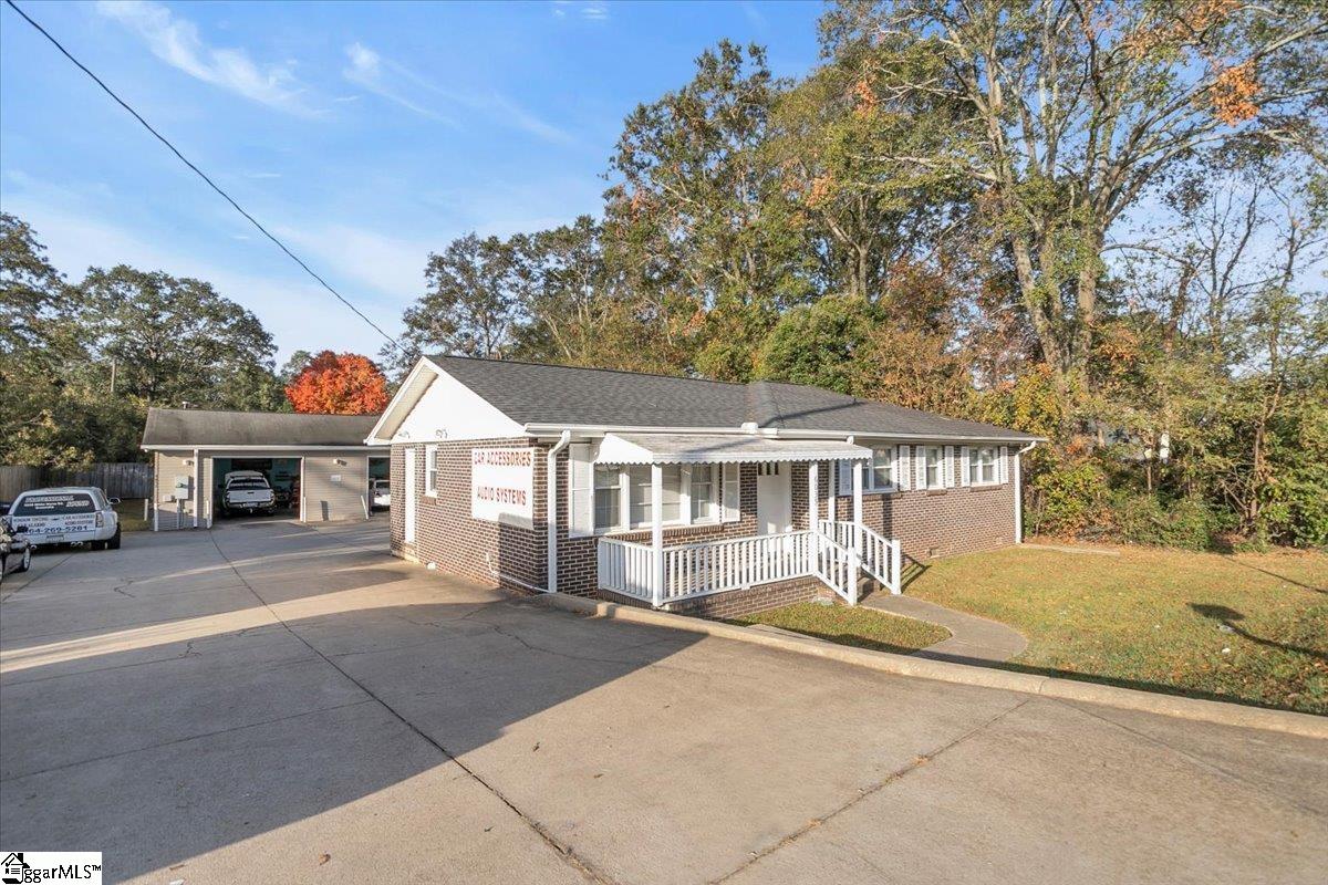 Greenville, South Carolina 29611, United States, 3 Bedrooms Bedrooms, ,2 BathroomsBathrooms,Residential,Active,177926