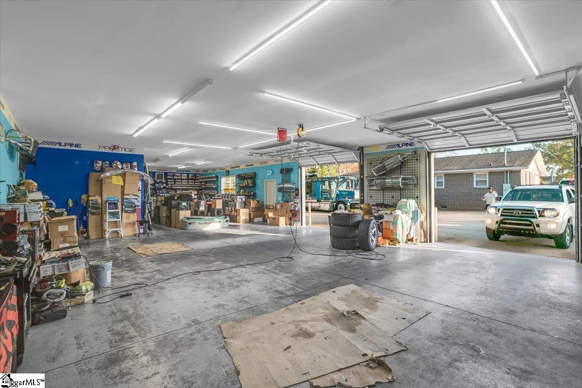 Greenville, South Carolina 29611, United States, 3 Bedrooms Bedrooms, ,2 BathroomsBathrooms,Residential,Active,177926