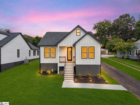 Photo of 204 Liberty Drive, Easley, SC 29640 (MLS # 1600632)